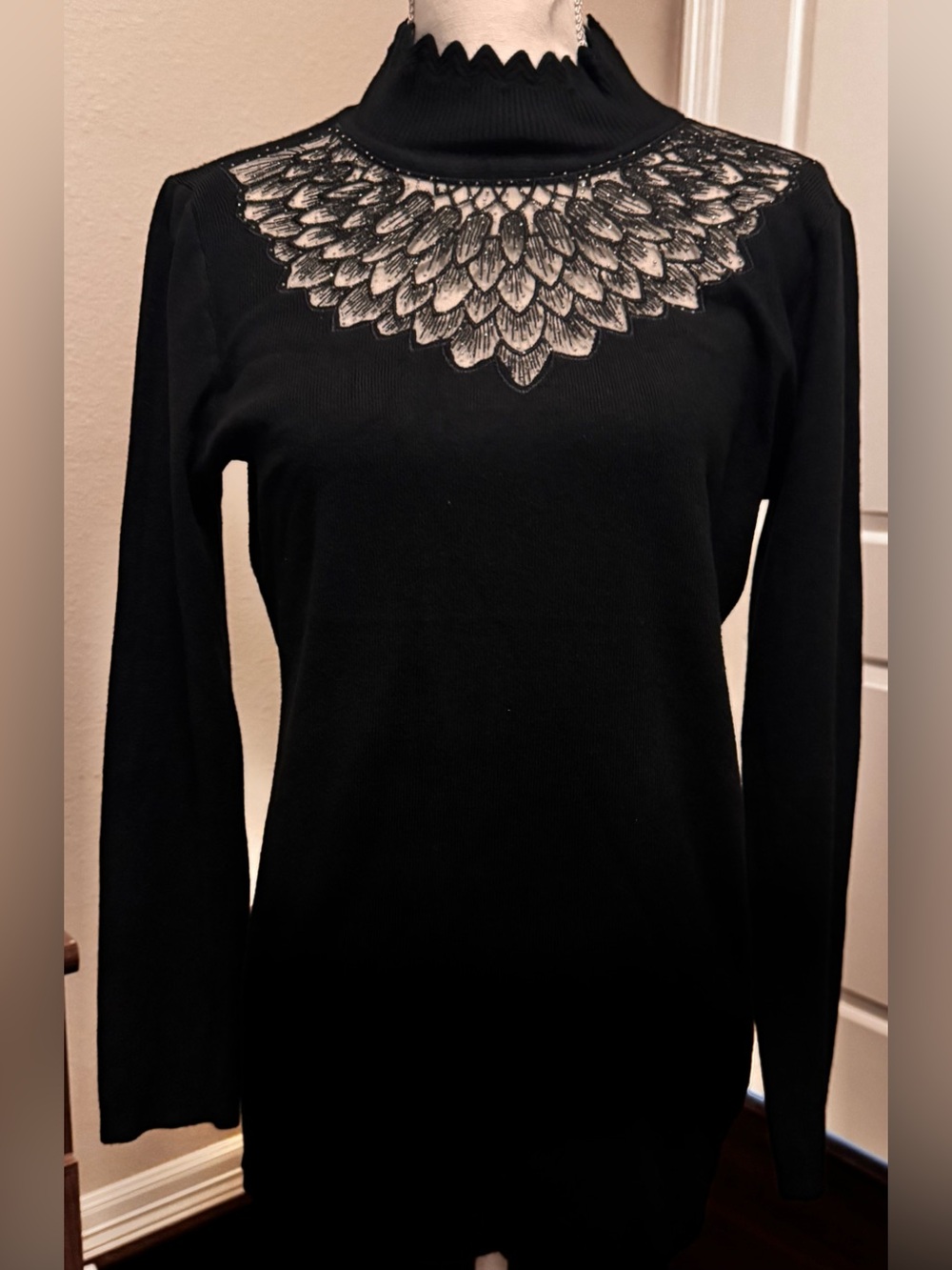 Women's Black Knit Mock Neck Long Sleeve Pullover Sweater Beaded Embroidered